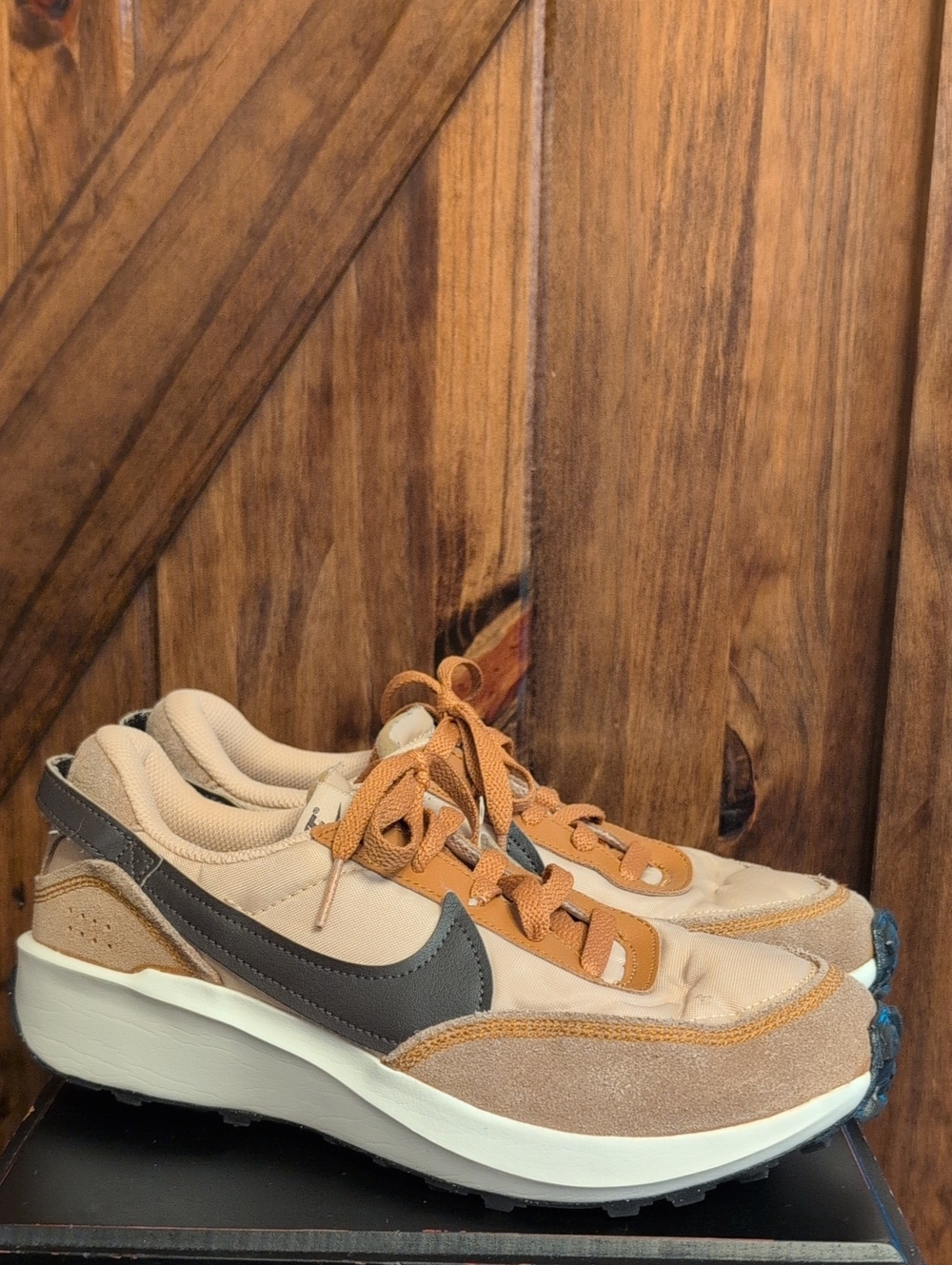 Nike Waffle Debut Women’s Sneakers Sesame and Baroque Brown Sz 8